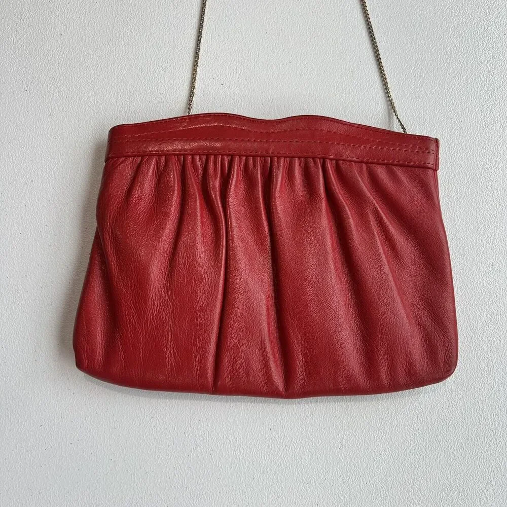 Vintage Ande’ red leather clutch hand bag with‎ gold tone chain handle